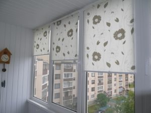 Установка рулонных штор на пластиковые окна в Обнинске